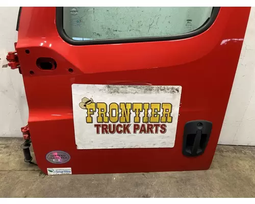 FREIGHTLINER Cascadia 126 Door Assembly, Front