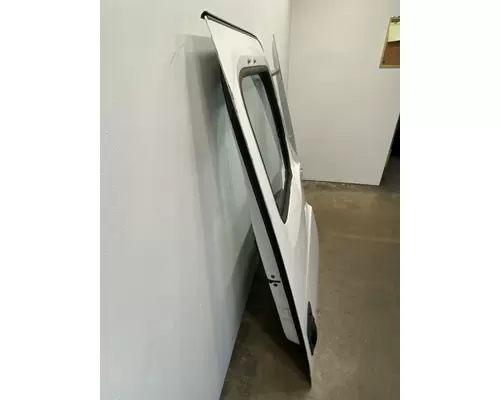 FREIGHTLINER Cascadia 126 Door Assembly, Front