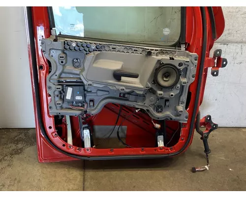 FREIGHTLINER Cascadia 126 Door Assembly, Front