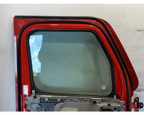 FREIGHTLINER Cascadia 126 Door Assembly, Front