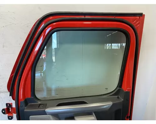 FREIGHTLINER Cascadia 126 Door Assembly, Front
