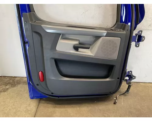 FREIGHTLINER Cascadia 126 Door Assembly, Front