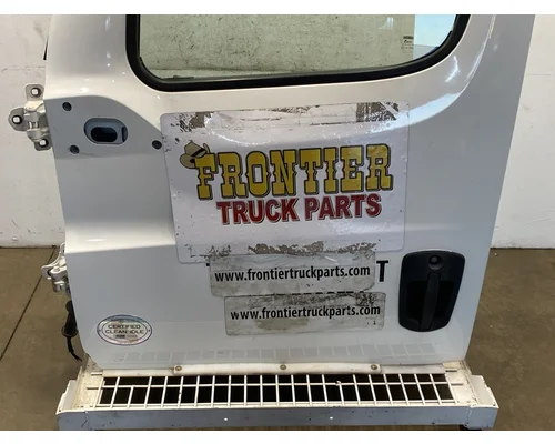 FREIGHTLINER Cascadia 126 Door Assembly, Front