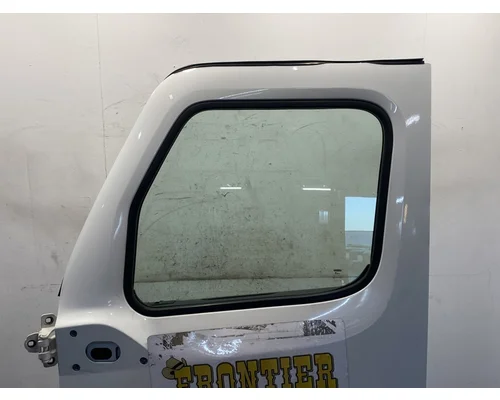FREIGHTLINER Cascadia 126 Door Assembly, Front