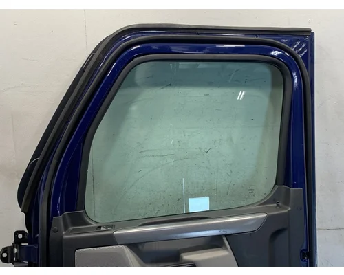 FREIGHTLINER Cascadia 126 Door Assembly, Front