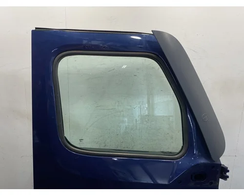 FREIGHTLINER Cascadia 126 Door Assembly, Front