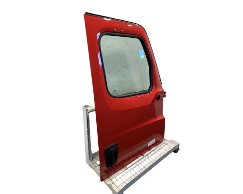 FREIGHTLINER Cascadia 126 Door Assembly, Front