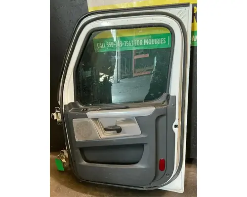 FREIGHTLINER Cascadia 126 Door Assembly, Front