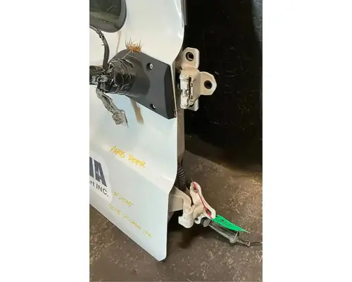 FREIGHTLINER Cascadia 126 Door Assembly, Front