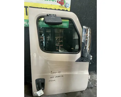 FREIGHTLINER Cascadia 126 Door Assembly, Front