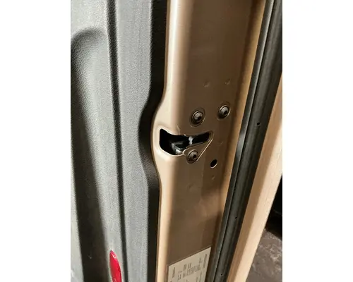 FREIGHTLINER Cascadia 126 Door Assembly, Front