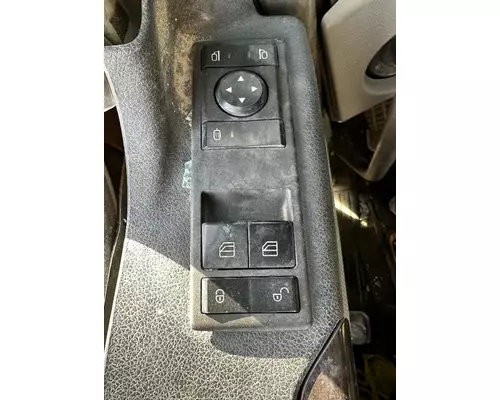 FREIGHTLINER Cascadia 126 Door Electrical Switch