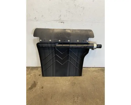 FREIGHTLINER Cascadia 126 Fender Extension