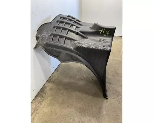 FREIGHTLINER Cascadia 126 Fender Extension