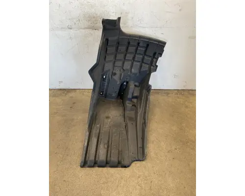 FREIGHTLINER Cascadia 126 Fender Extension