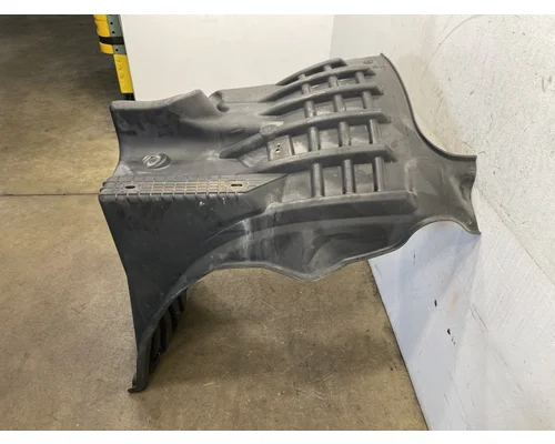 FREIGHTLINER Cascadia 126 Fender Extension