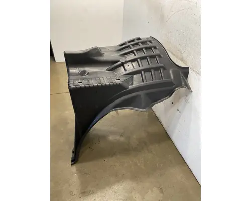 FREIGHTLINER Cascadia 126 Fender Extension