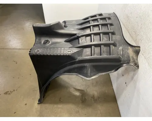FREIGHTLINER Cascadia 126 Fender Extension