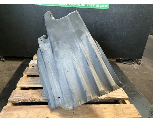 FREIGHTLINER Cascadia 126 Fender Extension