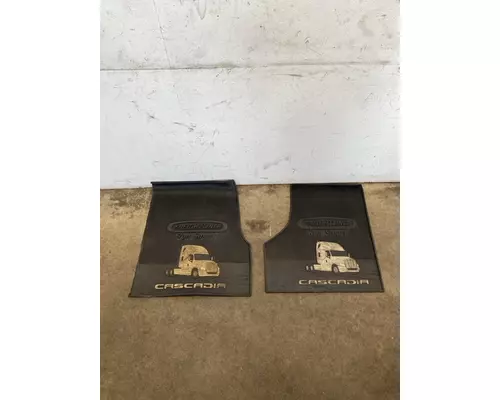 FREIGHTLINER Cascadia 126 Floor Mat