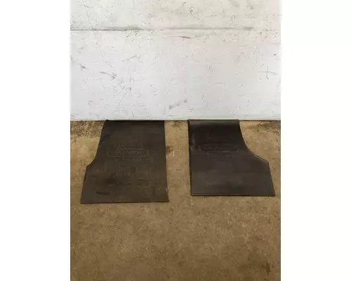 FREIGHTLINER Cascadia 126 Floor Mat