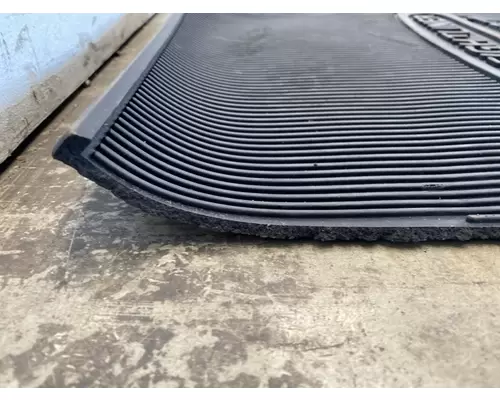 FREIGHTLINER Cascadia 126 Floor Mat