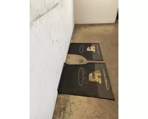 FREIGHTLINER Cascadia 126 Floor Pan