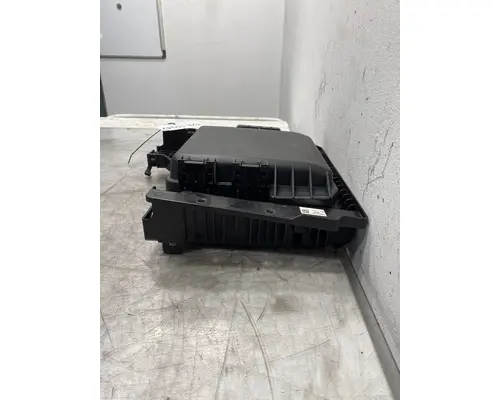 FREIGHTLINER Cascadia 126 Fuse Box