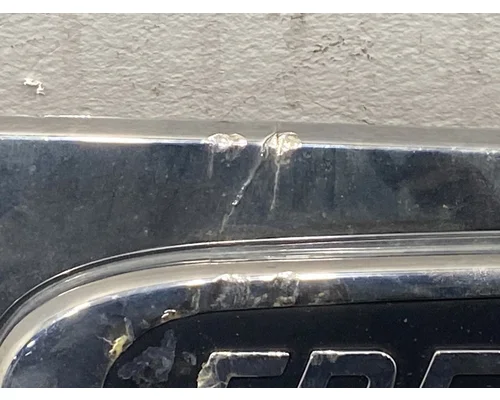 FREIGHTLINER Cascadia 126 Grille
