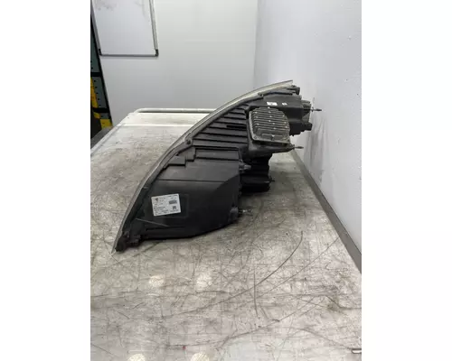 FREIGHTLINER Cascadia 126 Headlamp Assembly