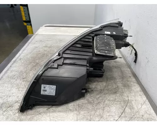 FREIGHTLINER Cascadia 126 Headlamp Assembly