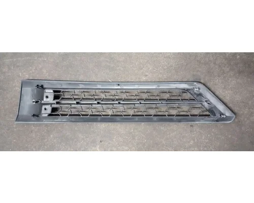 FREIGHTLINER Cascadia 126 Hood Trim & Misc. Parts