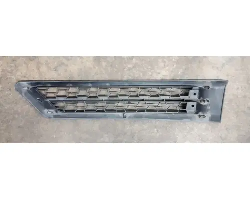 FREIGHTLINER Cascadia 126 Hood Trim & Misc. Parts