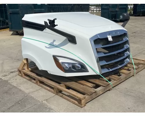 FREIGHTLINER Cascadia 126 Hood