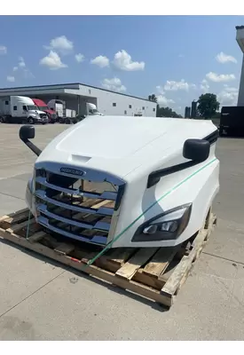 FREIGHTLINER Cascadia 126 Hood