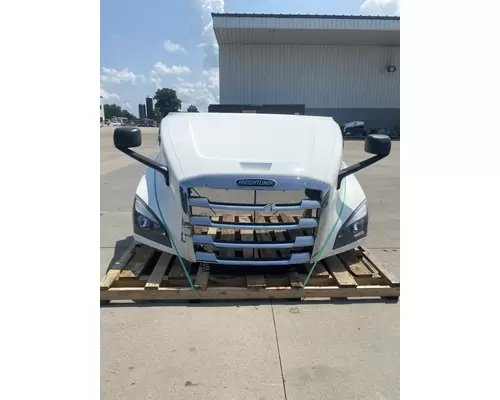 FREIGHTLINER Cascadia 126 Hood