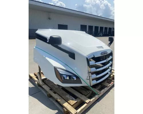 FREIGHTLINER Cascadia 126 Hood