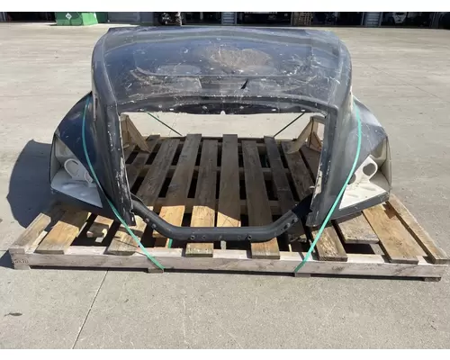 FREIGHTLINER Cascadia 126 Hood