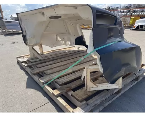 FREIGHTLINER Cascadia 126 Hood