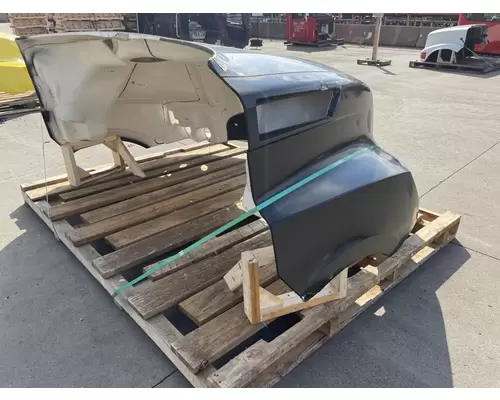 FREIGHTLINER Cascadia 126 Hood