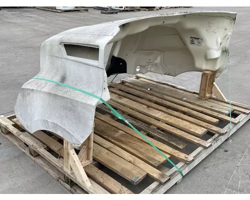 FREIGHTLINER Cascadia 126 Hood
