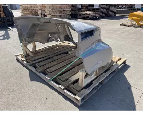 FREIGHTLINER Cascadia 126 Hood