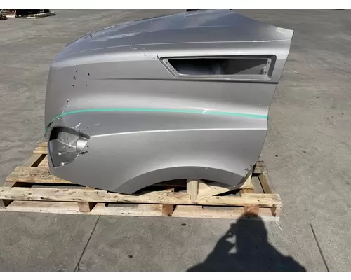 FREIGHTLINER Cascadia 126 Hood