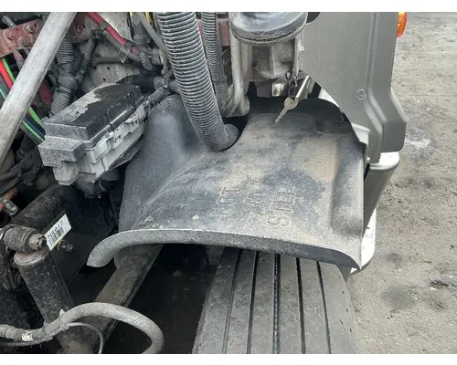 FREIGHTLINER Cascadia 126 Inner Fender