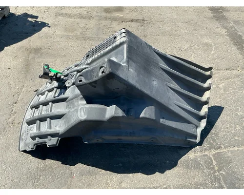 FREIGHTLINER Cascadia 126 Inner Fender
