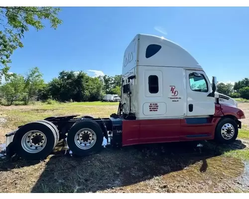 FREIGHTLINER Cascadia 126 Parts Vehicles