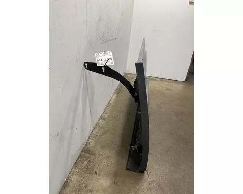 FREIGHTLINER Cascadia 126 Side Fairing