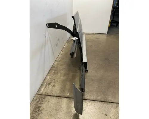 FREIGHTLINER Cascadia 126 Side Fairing