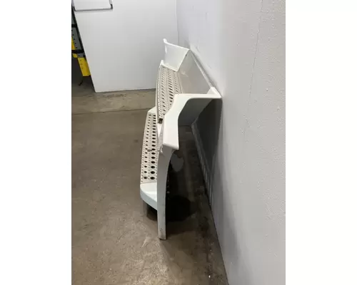 FREIGHTLINER Cascadia 126 Side Fairing