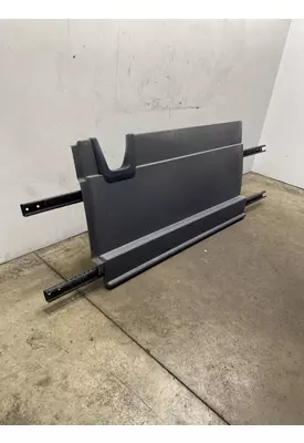 FREIGHTLINER Cascadia 126 Side Fairing